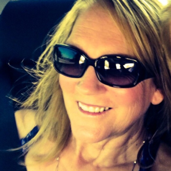 Meet your Posher, Janet - Picture 1 of 1